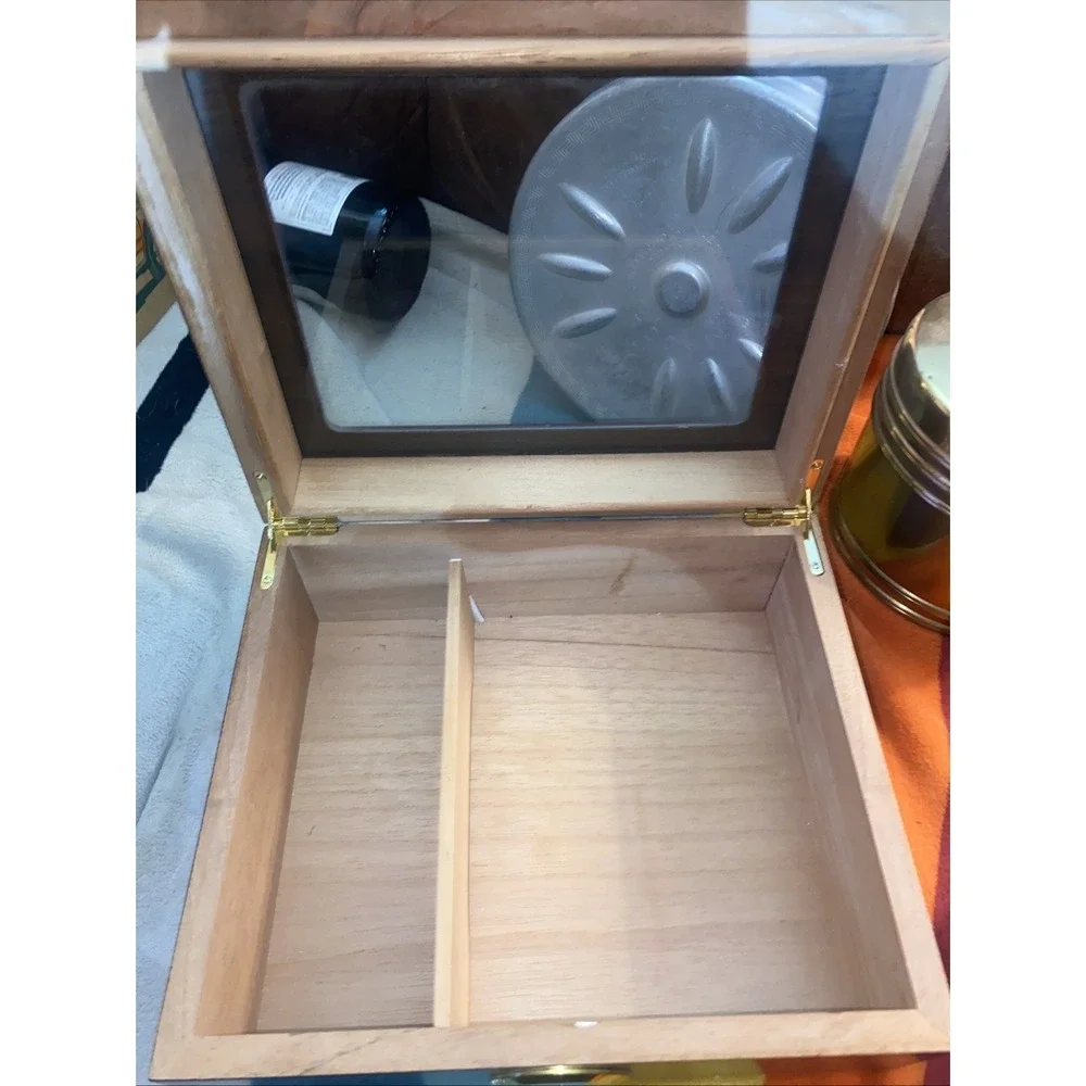 Humidor With Hygrometer‎